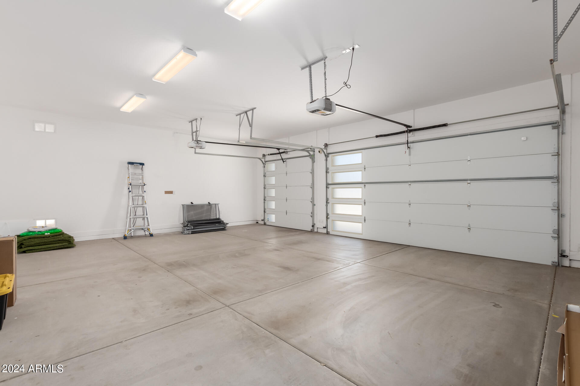 1629 East Montebello Avenue Phoenix, AZ 85016 - Photo 85 of 88 Garage