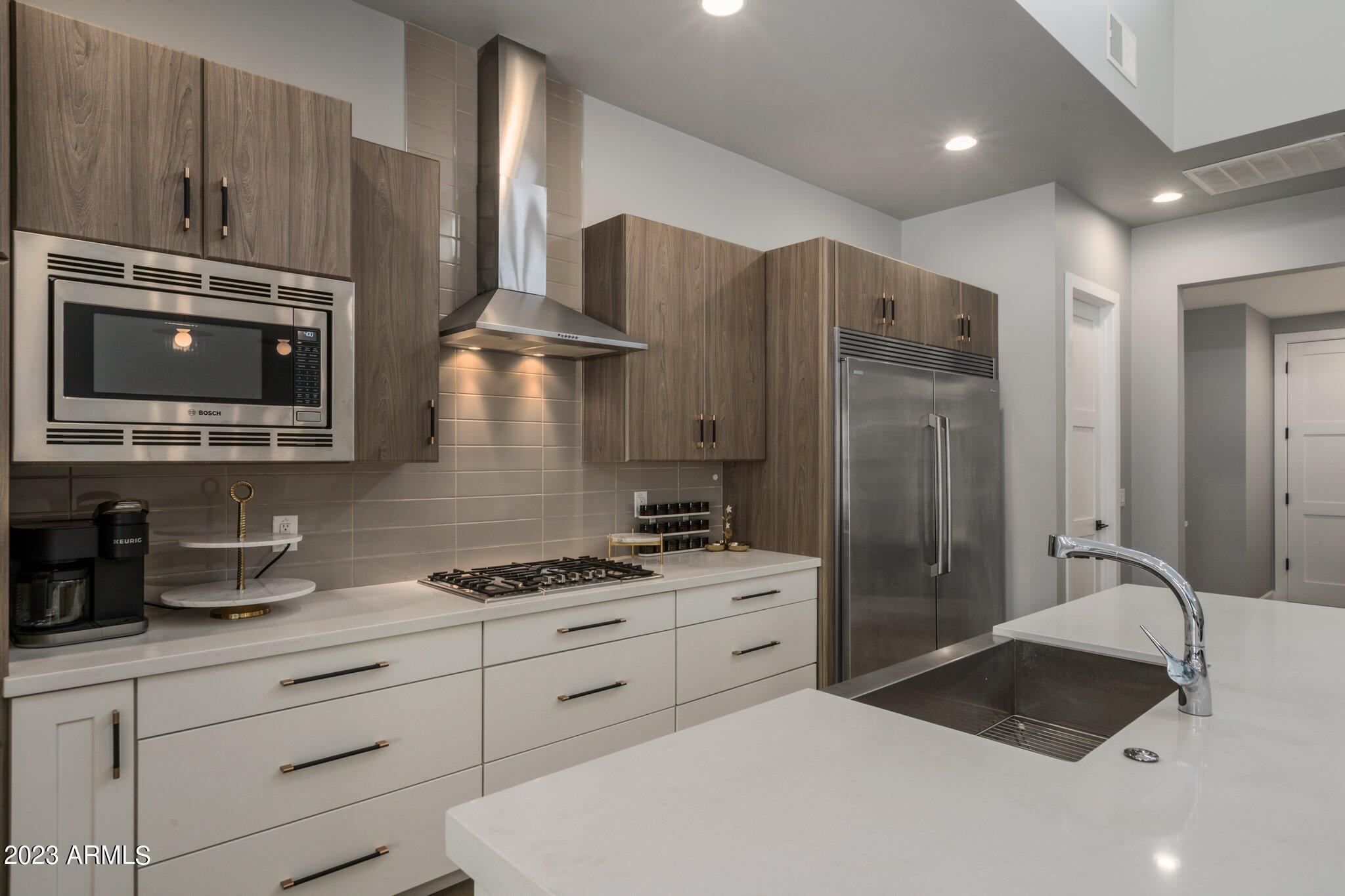 1629 East Montebello Avenue Phoenix, AZ 85016 - Photo 9 of 88 Kitchen with Quartz Island