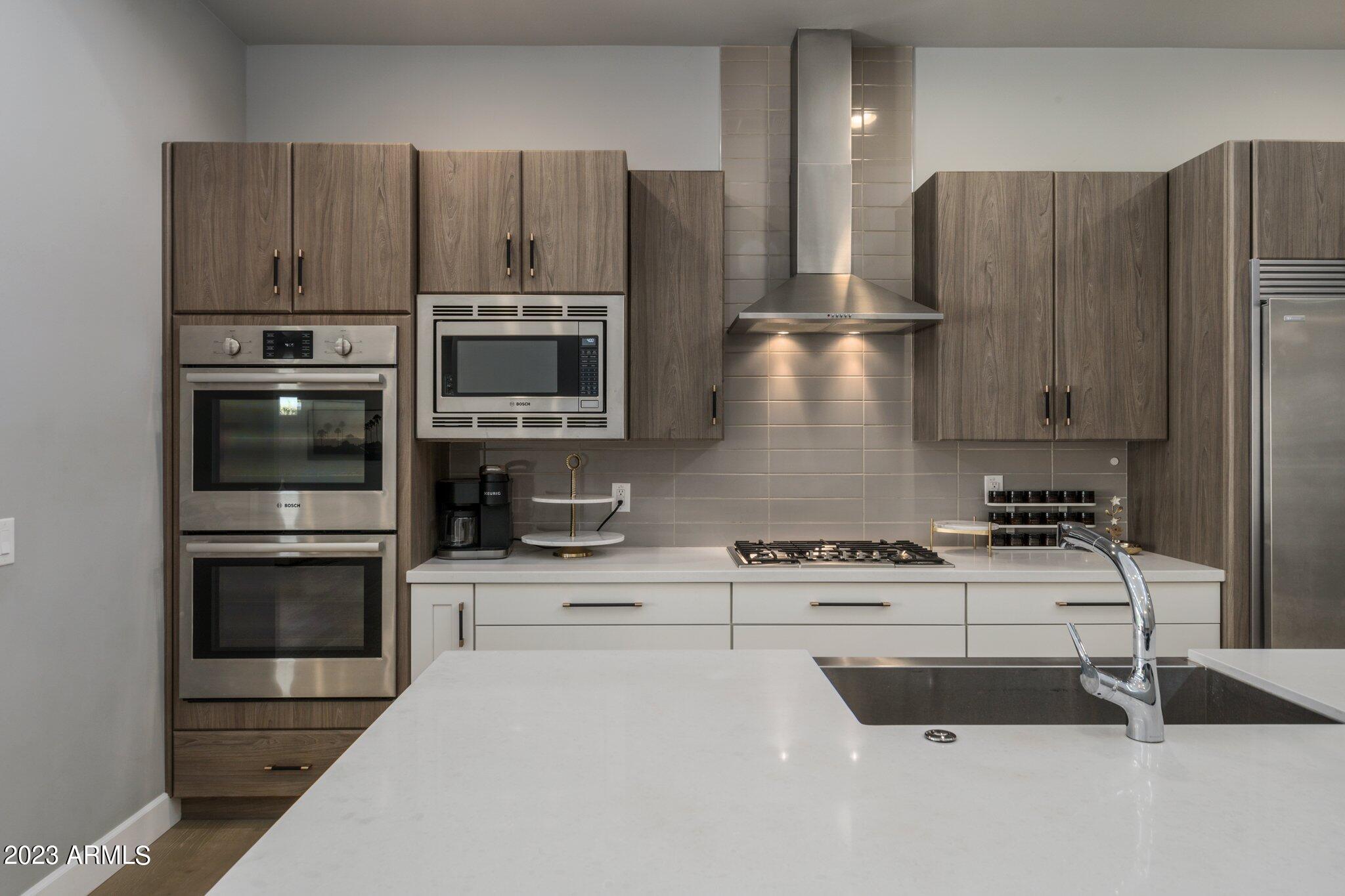 1629 East Montebello Avenue Phoenix, AZ 85016 - Photo 10 of 88 Kitchen with Quartz Island
