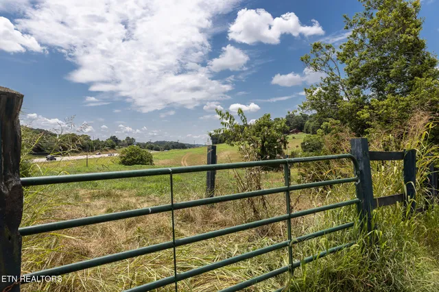 $450,000 | 411 3rd Street, Maryville, TN 37804