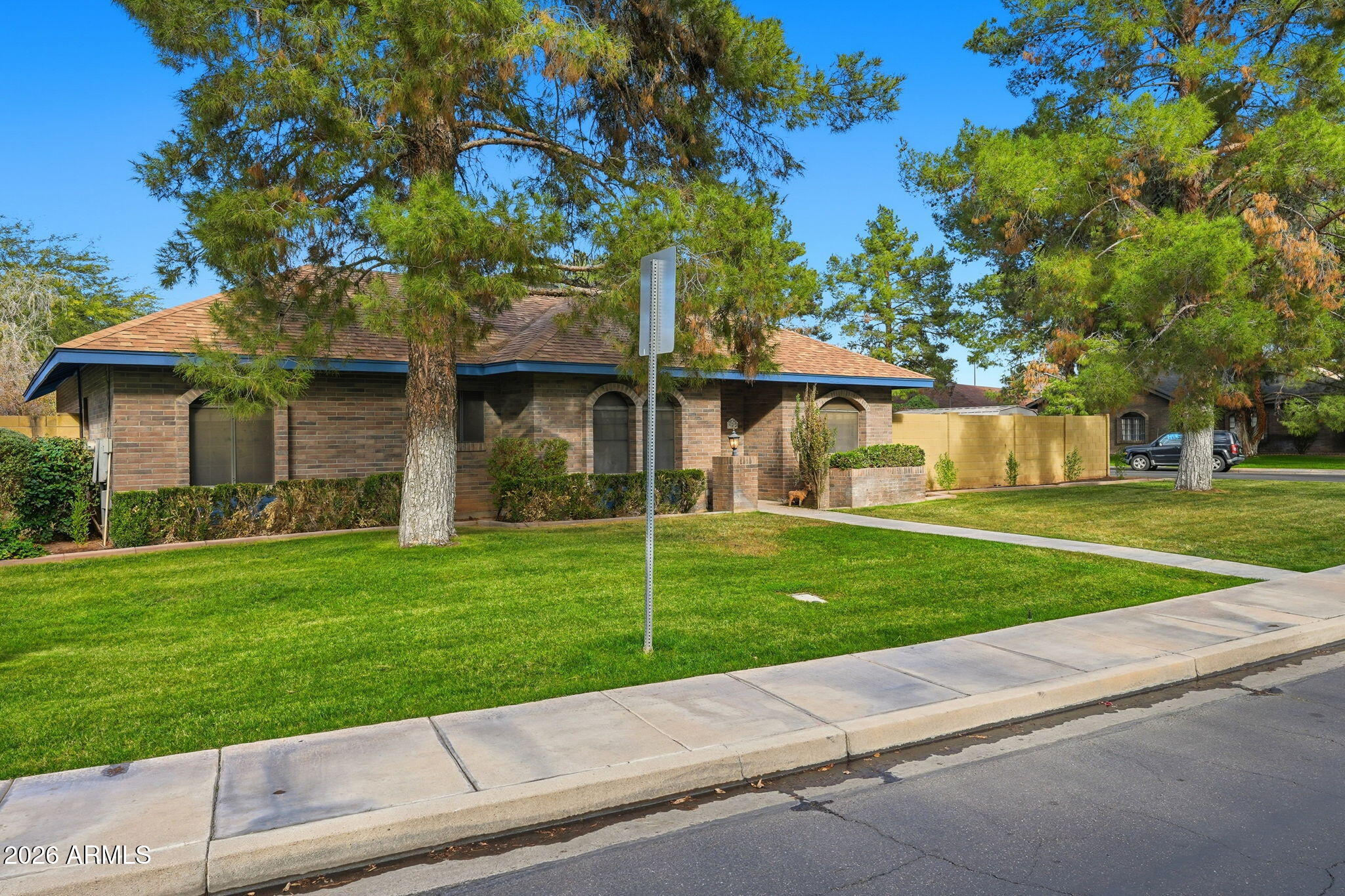 962 East Cullumber Street Gilbert, AZ 85234 - Photo 2 of 37 002_ListerPros