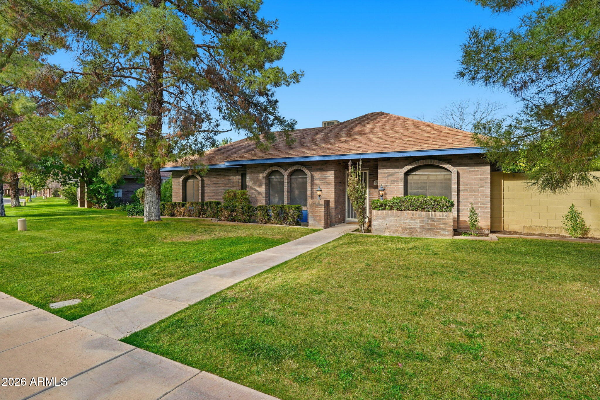 962 East Cullumber Street Gilbert, AZ 85234 - Photo 3 of 37 003_ListerPros