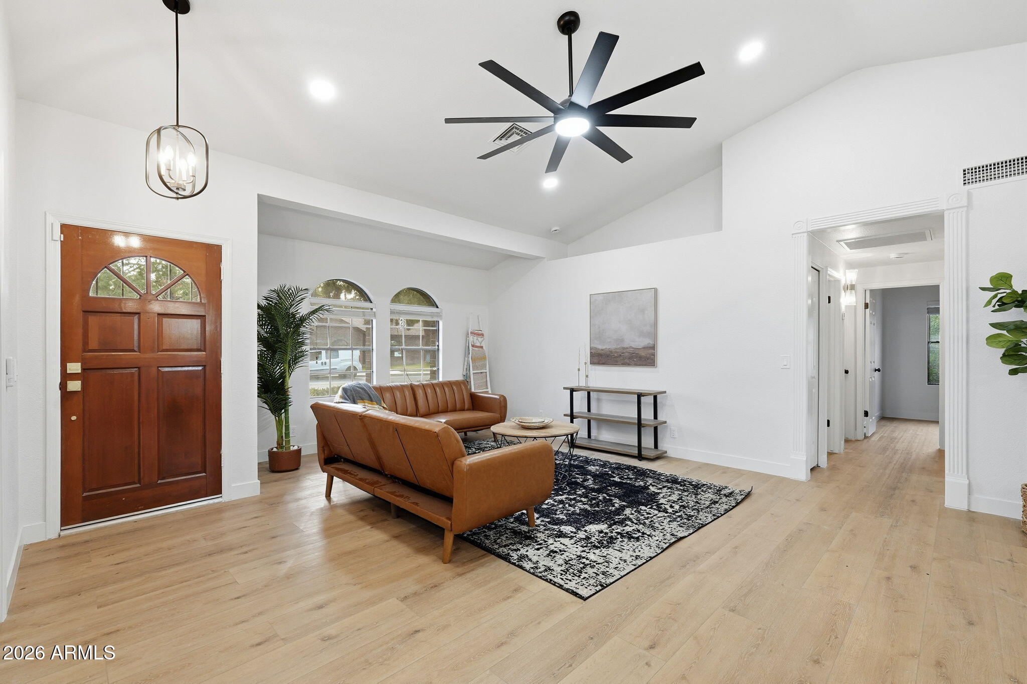 962 East Cullumber Street Gilbert, AZ 85234 - Photo 4 of 37 010_ListerPros