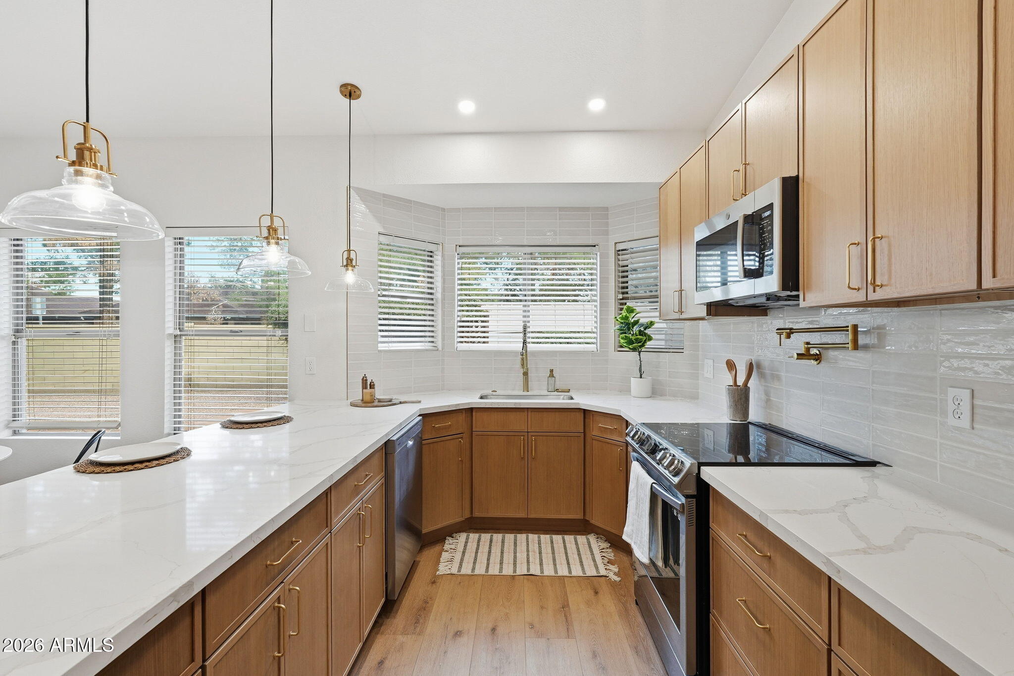 962 East Cullumber Street Gilbert, AZ 85234 - Photo 8 of 37 014_ListerPros