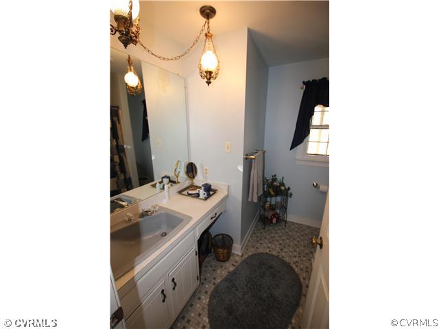 10047 Cool Spring Road Mechanicsville, VA 23116 - Photo 13 of 17 Gallery Image 13