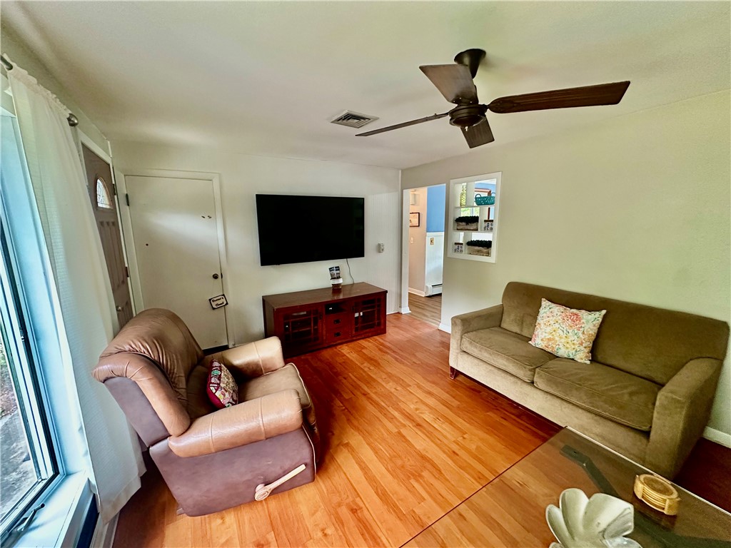 144 South Pier Road Narragansett, RI 02882 - Photo 4 of 10
