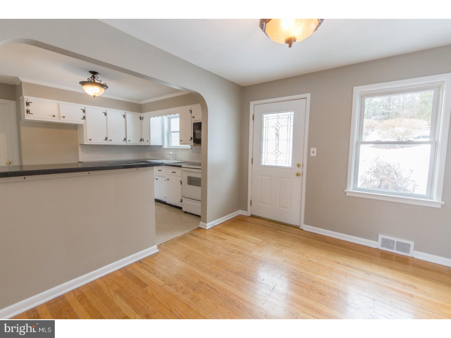 1098 Little Road Washington Crossing, PA 18977 - Photo 4 of 25 Gallery Image 4