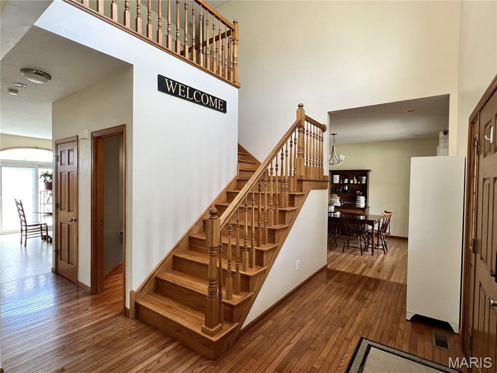 863 Marc Drive Alton, IL 62002 - Photo 4 of 35