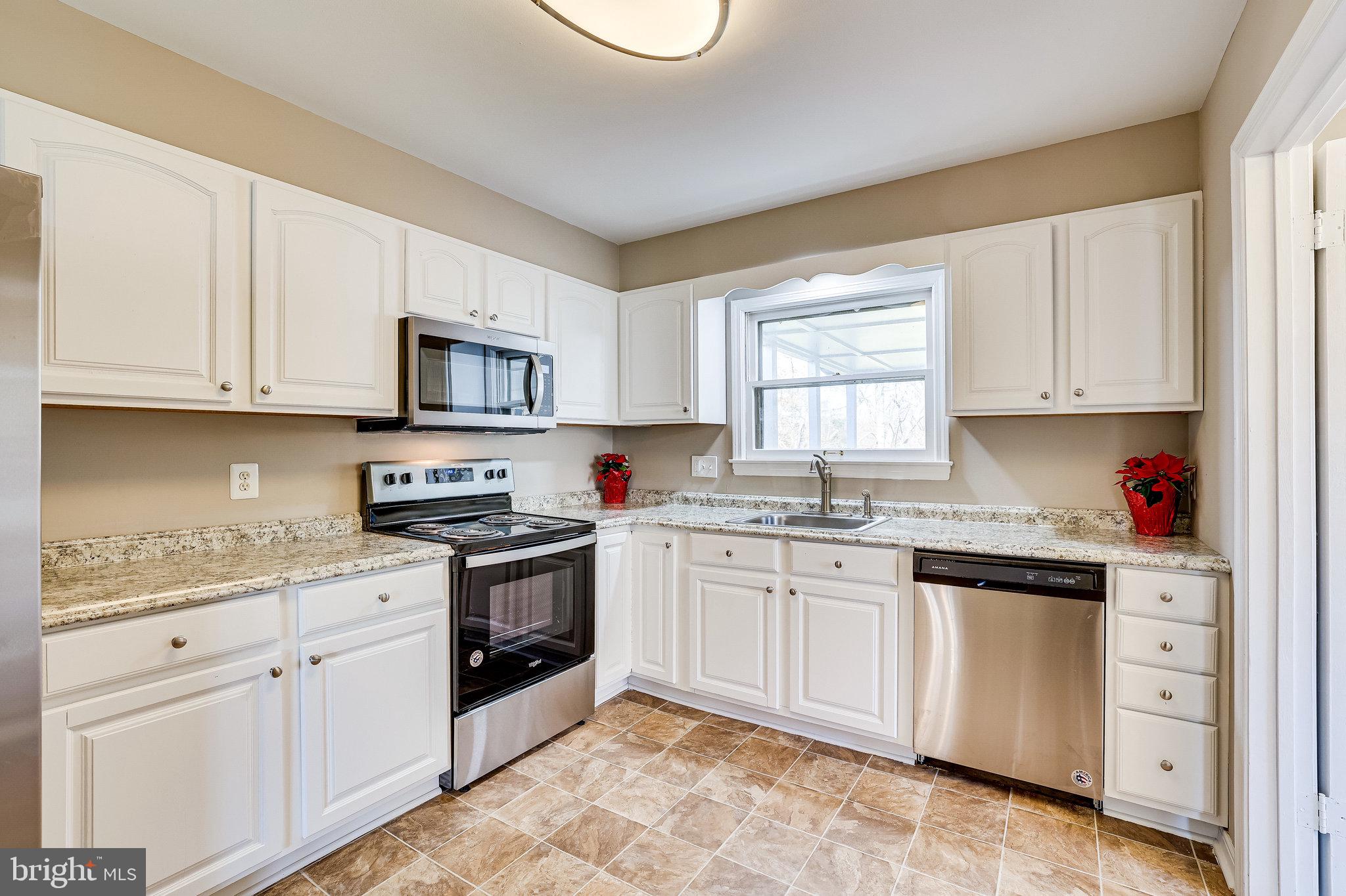 1501 East Beech Road Sterling, VA 20164 - Photo 13 of 41 Kitchen