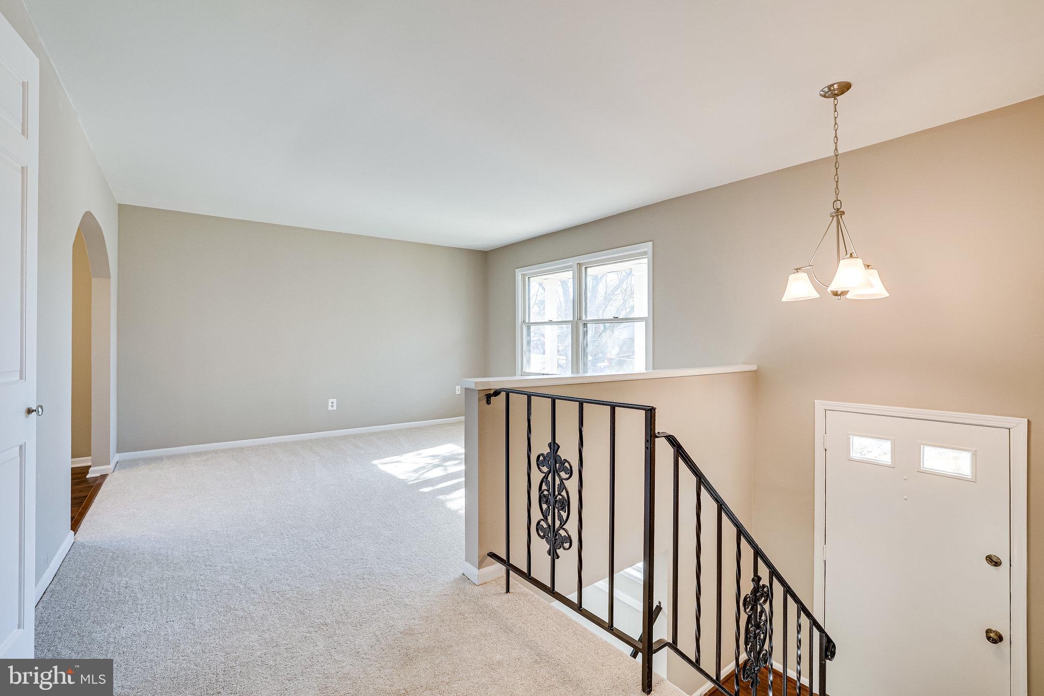 1501 East Beech Road Sterling, VA 20164 - Photo 4 of 41 Family Room