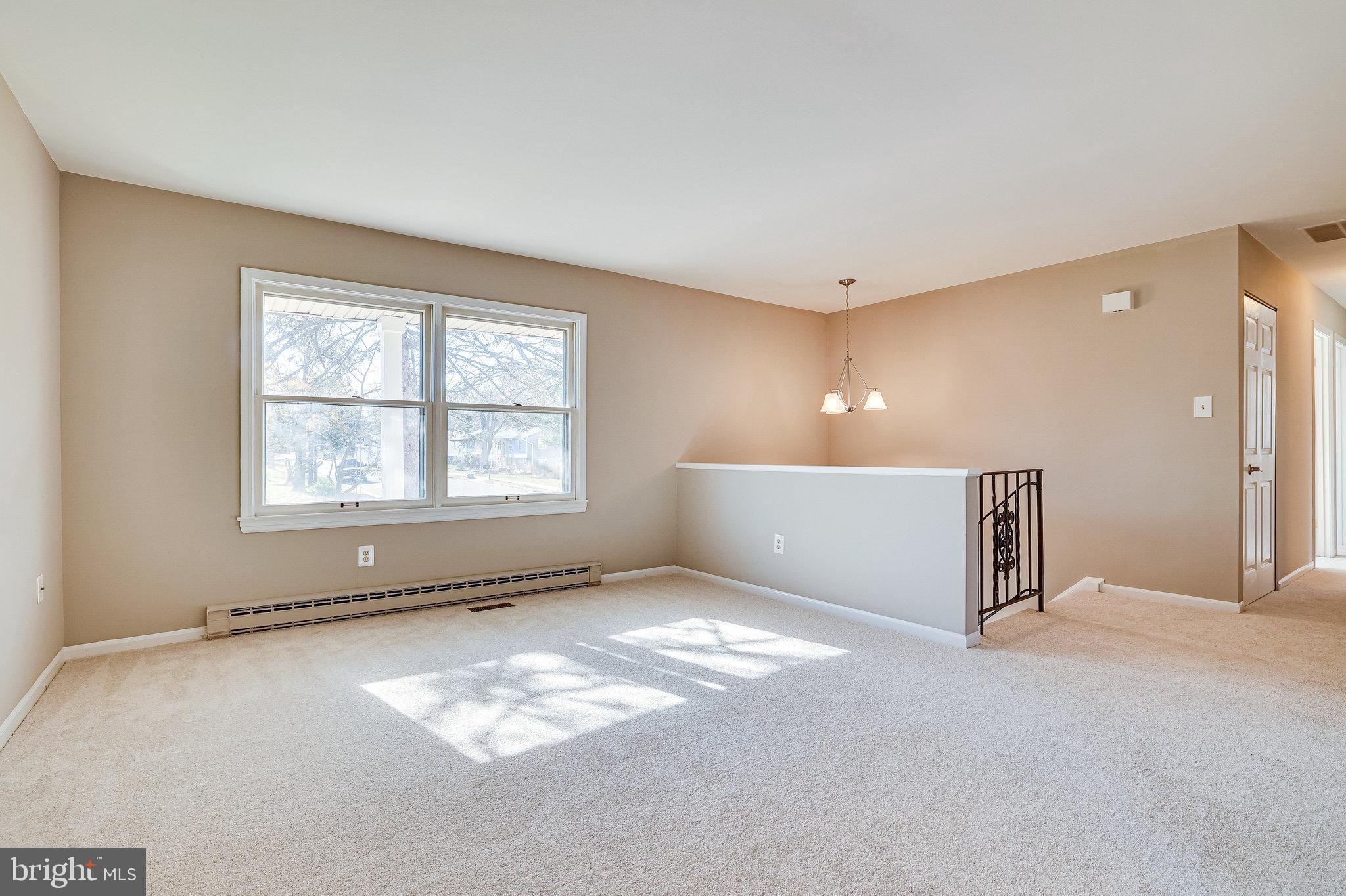 1501 East Beech Road Sterling, VA 20164 - Photo 5 of 41 Family Room