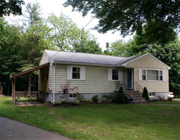 28 Daniel Road Wakefield, MA 01880 - Photo 1 of 15 Gallery Image 1