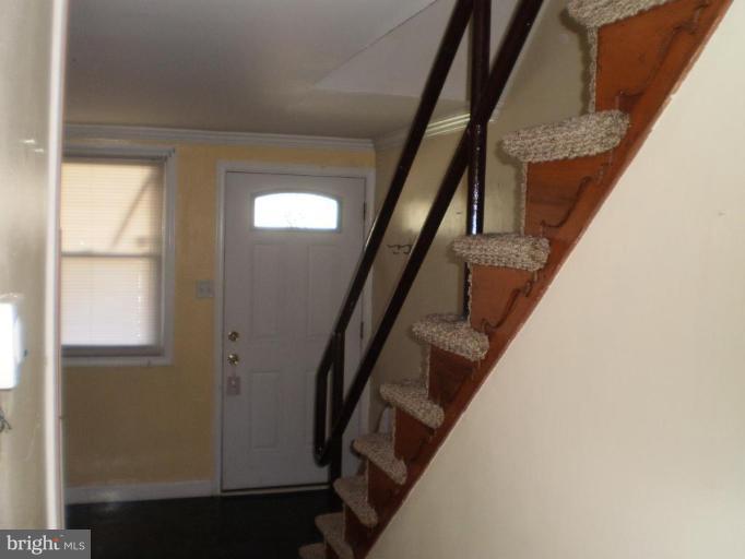 3305 Bero Road Halethorpe, MD 21227 - Photo 4 of 10 Entrance / Foyer