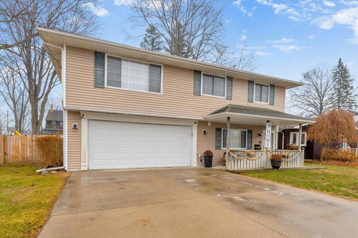 1806 Michigan Street Algonac, MI 48001 - Photo 3 of 38