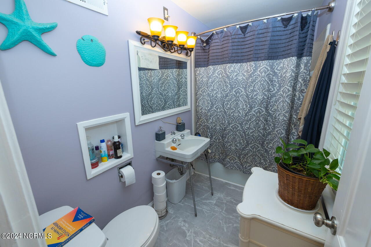 1048 East Rock Spring Road Greenville, NC 27858 - Photo 31 of 46 6W4A0336