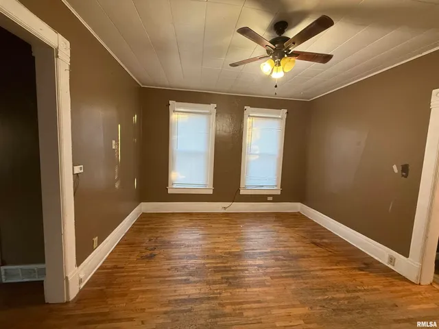 $999 | 2635 North Missouri Avenue, Peoria, IL 61603