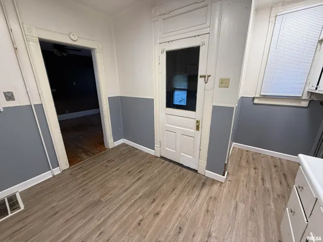 $999 | 2635 North Missouri Avenue, Peoria, IL 61603