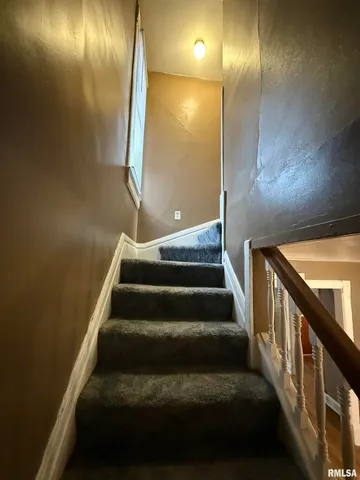 $999 | 2635 North Missouri Avenue, Peoria, IL 61603