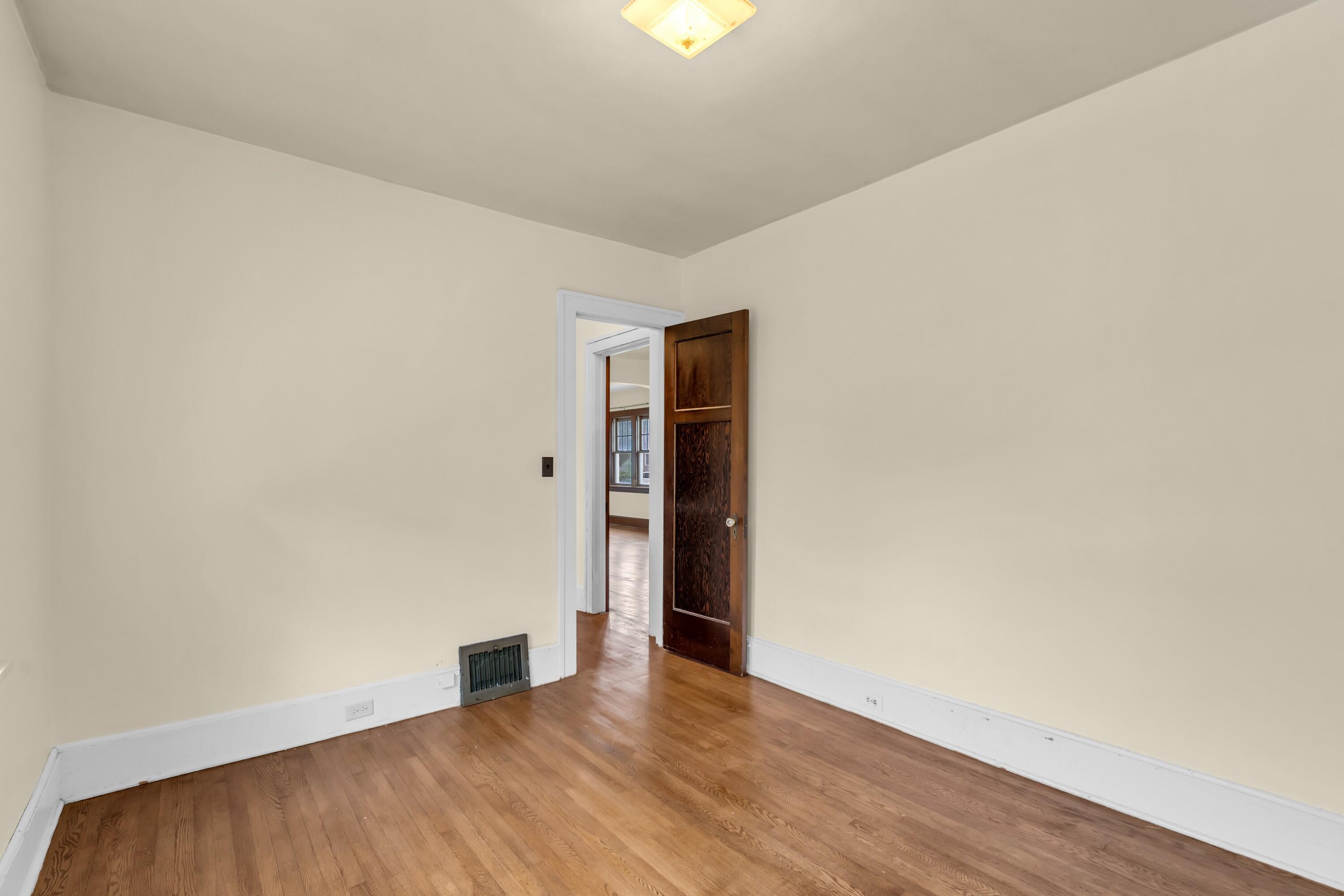 704 Belmont Avenue Racine, WI 53405 - Photo 24 of 42 Photo (24)