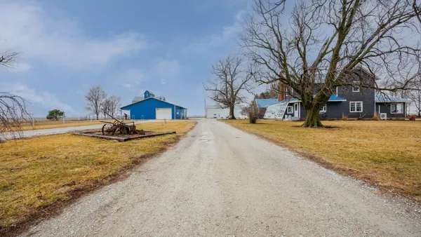 $450,000 | 10147 North 1000 E Road, Chenoa, IL 61726