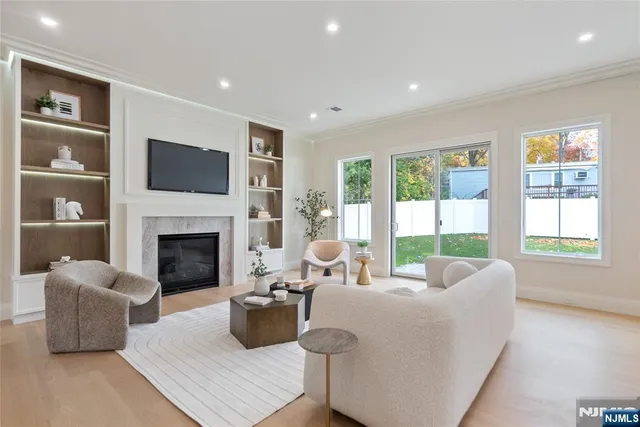 $2,799,000 | 333 Harrison Street, Paramus, NJ 07652