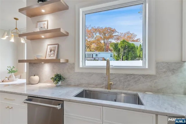 $2,799,000 | 333 Harrison Street, Paramus, NJ 07652