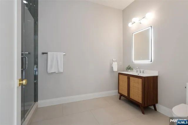 $2,799,000 | 333 Harrison Street, Paramus, NJ 07652