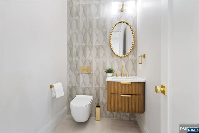 $2,799,000 | 333 Harrison Street, Paramus, NJ 07652