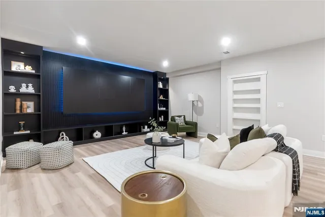 $2,799,000 | 333 Harrison Street, Paramus, NJ 07652