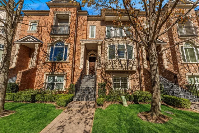 $4,500 | 36 Waterway Court, The Woodlands, TX 77380