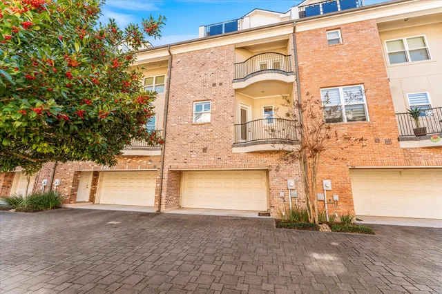 $4,500 | 36 Waterway Court, The Woodlands, TX 77380