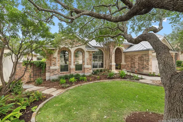 $724,900 | 126 Calais Way, Shavano Park, TX 78249