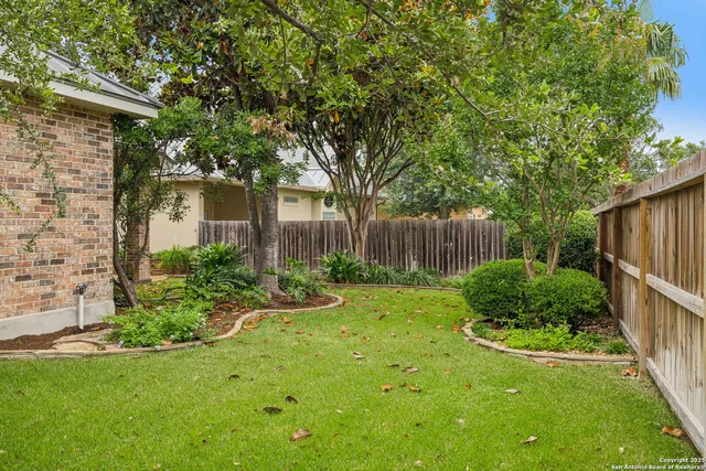 $724,900 | 126 Calais Way, Shavano Park, TX 78249