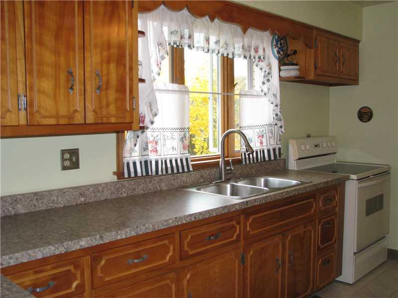 321 Brush Creek Road Irwin, PA 15642 - Photo 4 of 25 Kitchen.