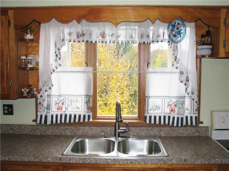 321 Brush Creek Road Irwin, PA 15642 - Photo 5 of 25 Kitchen.