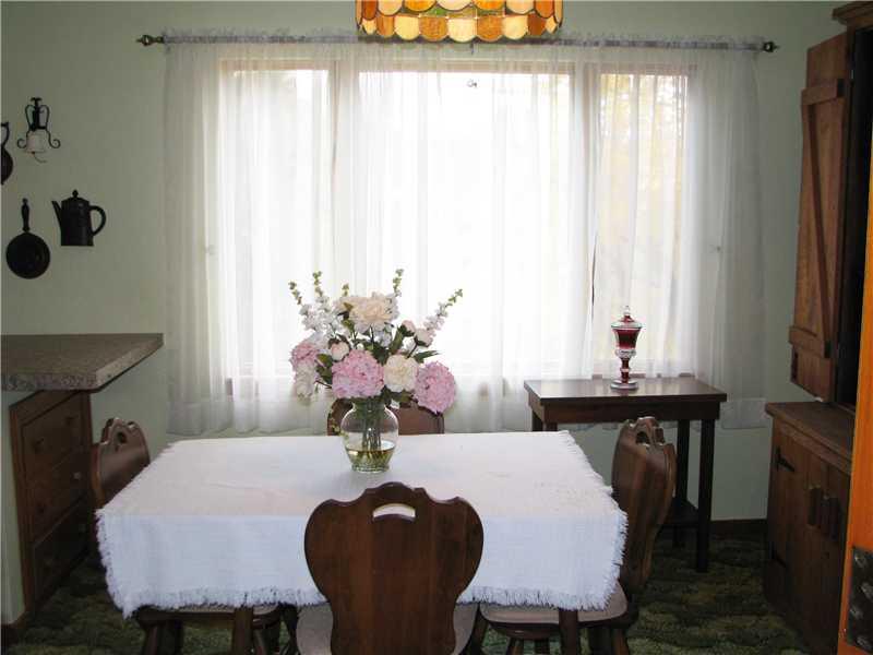 321 Brush Creek Road Irwin, PA 15642 - Photo 9 of 25 Dining Room.