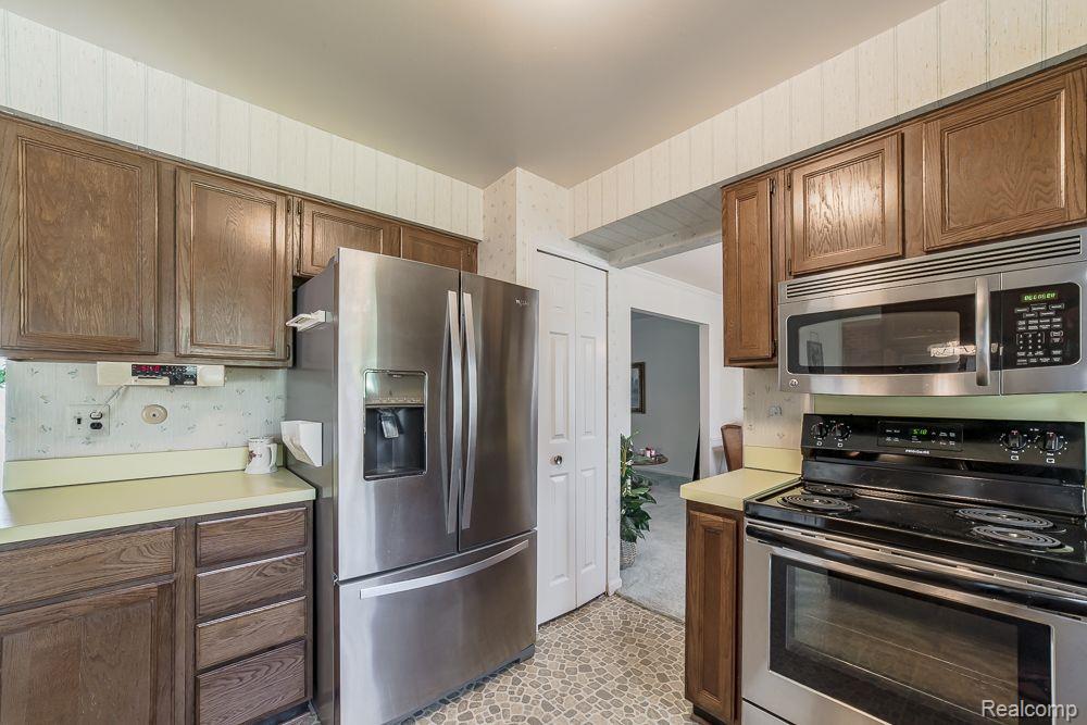 35578 Springvale Street Farmington, MI 48331 - Photo 13 of 50 Gallery Image 13