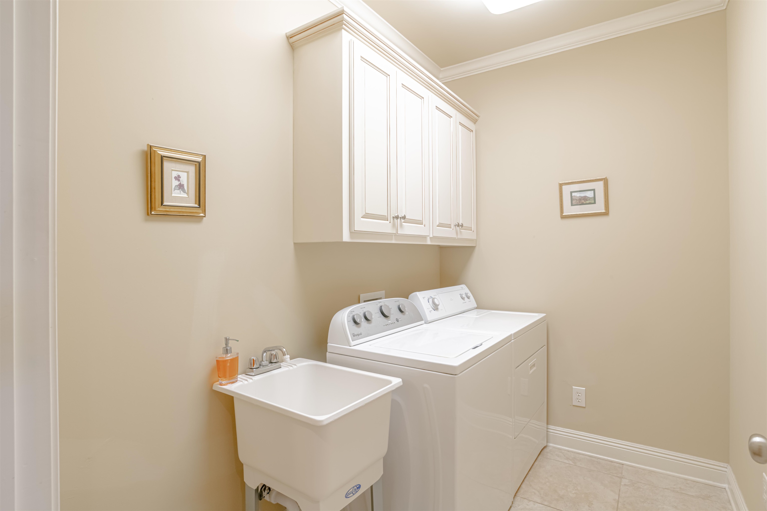 30155 Green Court Daphne, AL 36527 - Photo 40 of 46 Laundry Room w/sink
