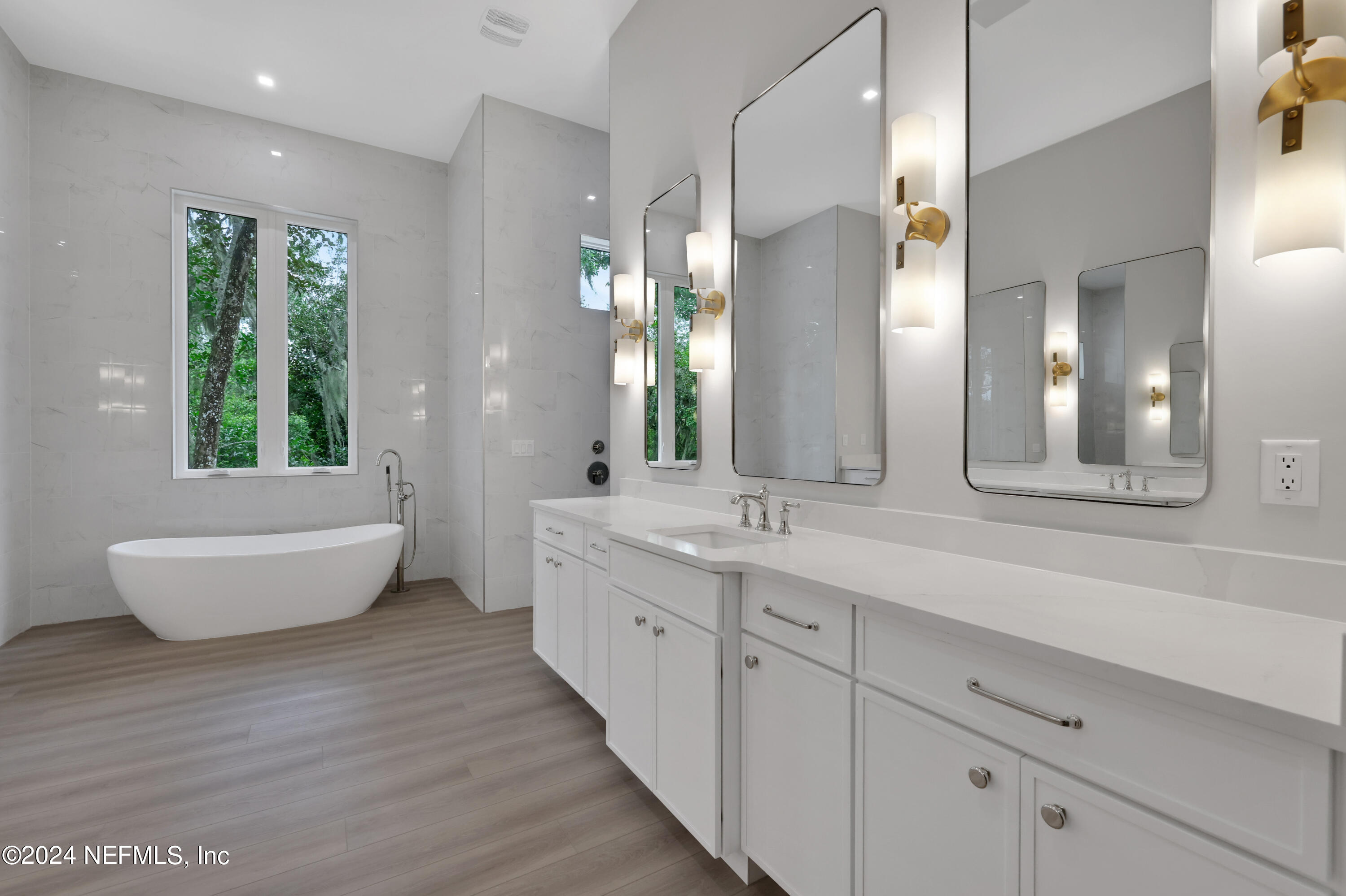 149 Marshall Creek Drive St. Augustine, FL 32095 - Photo 34 of 91 Primary Bath