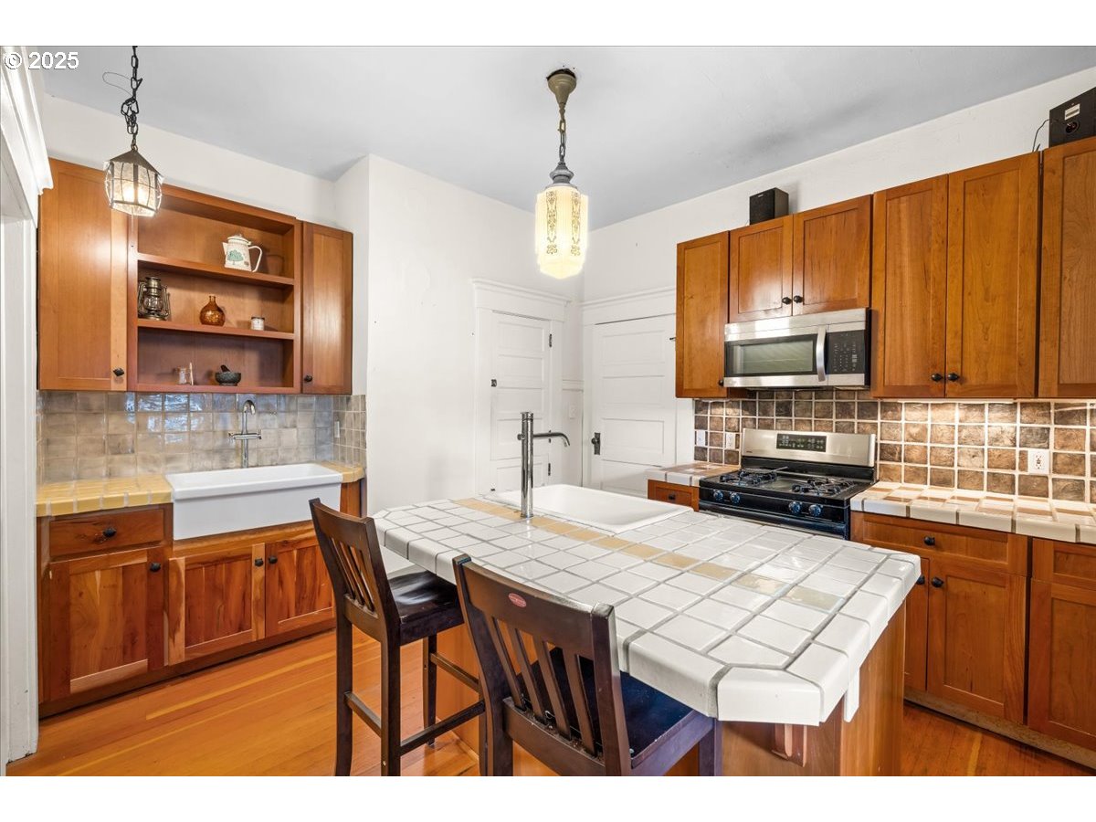 1844 Southeast 12th Avenue Portland, OR 97214 - Photo 16 of 48