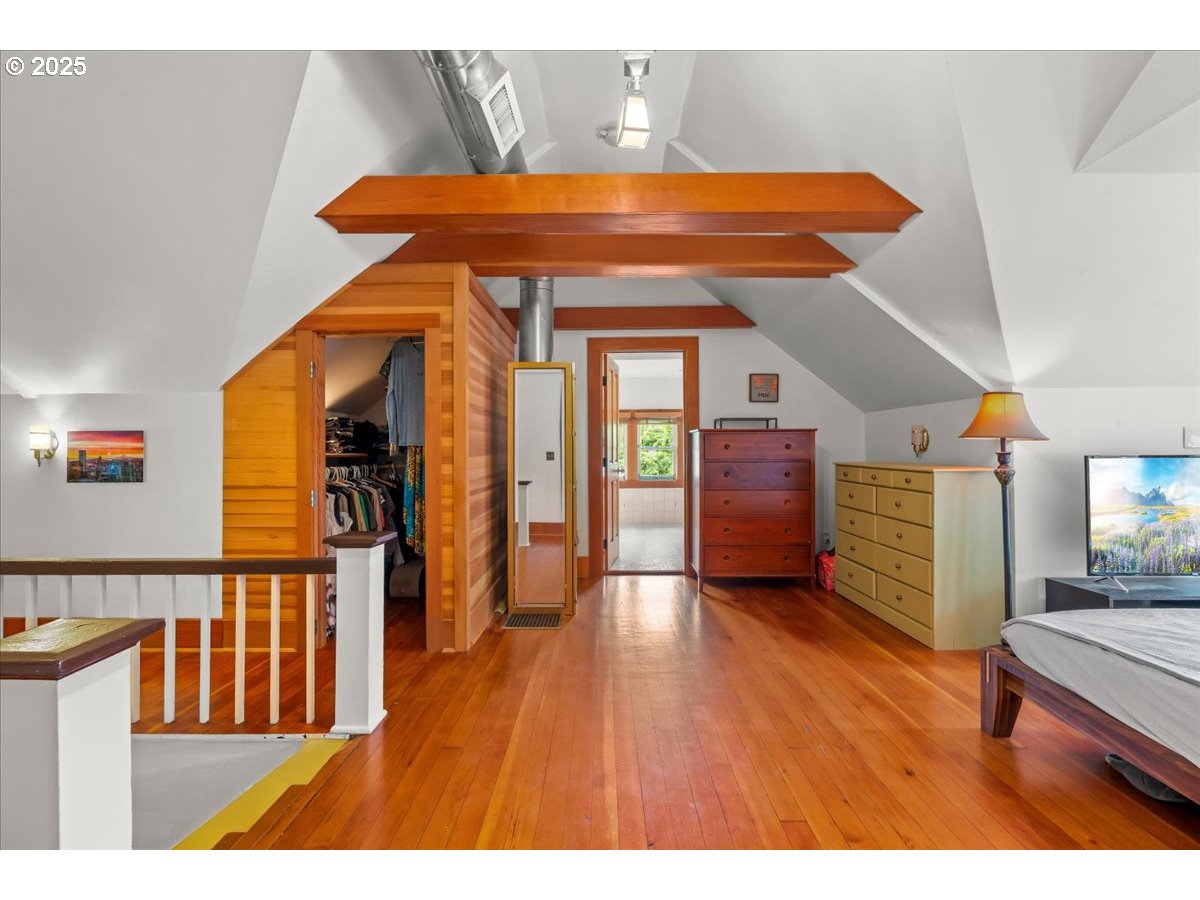 1844 Southeast 12th Avenue Portland, OR 97214 - Photo 28 of 48 a view of an entryway with wooden floor