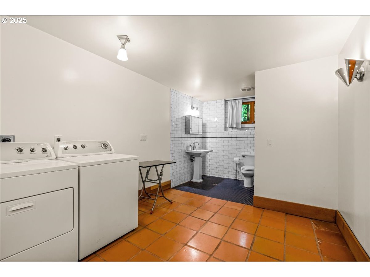 1844 Southeast 12th Avenue Portland, OR 97214 - Photo 38 of 48 a room with a sink and a cabinets