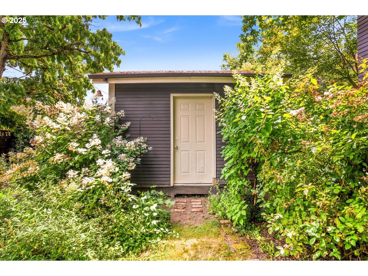 1844 Southeast 12th Avenue Portland, OR 97214 - Photo 46 of 48 a view of statue in the garden