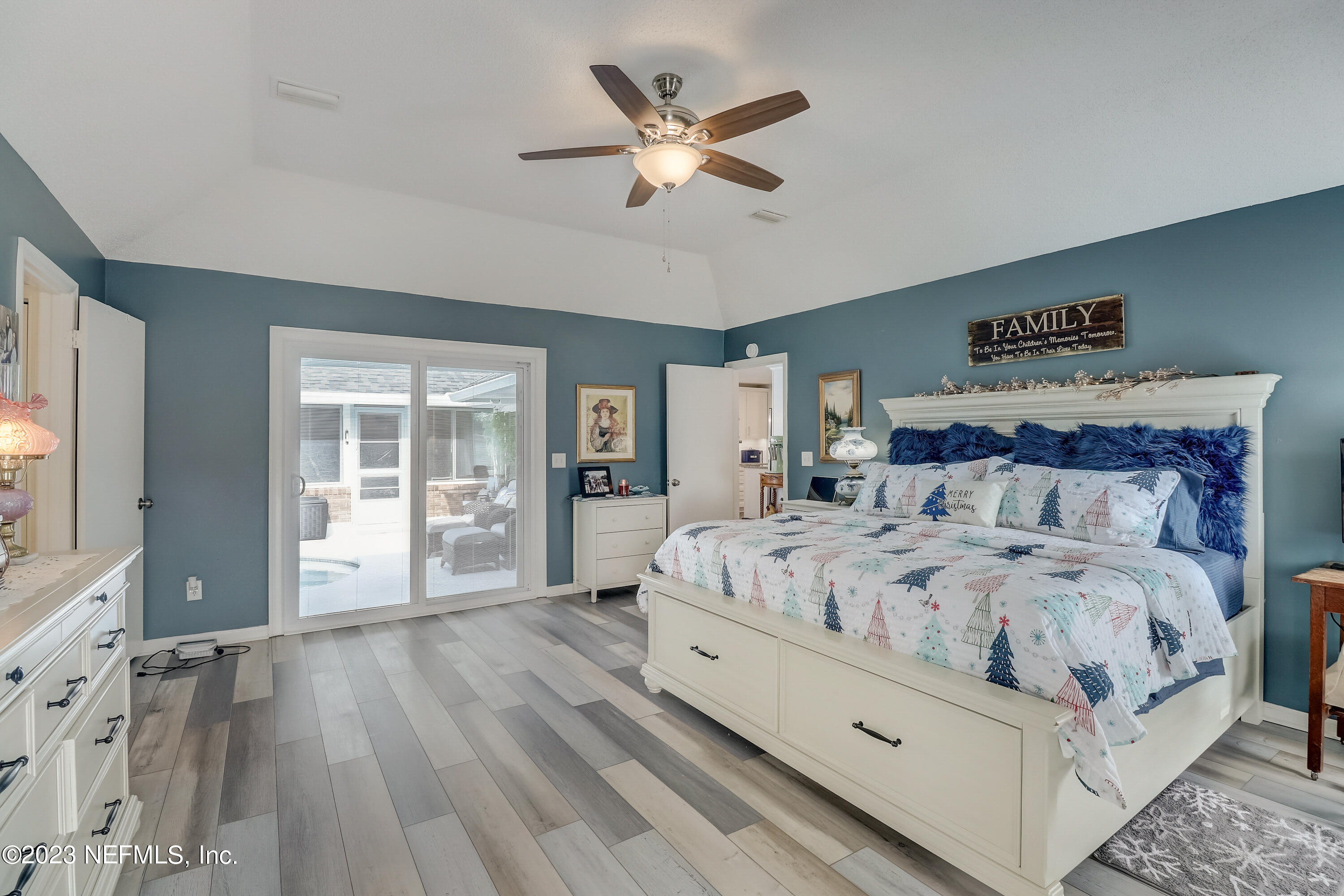 55377 Deer Run Road Callahan, FL 32011 - Photo 25 of 47 a bedroom with bed and window