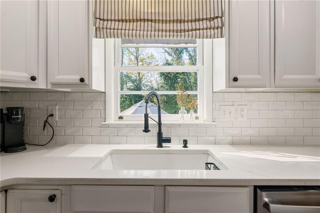 2693 Drew Valley Road Northeast Atlanta, GA 30319 - Photo 10 of 39