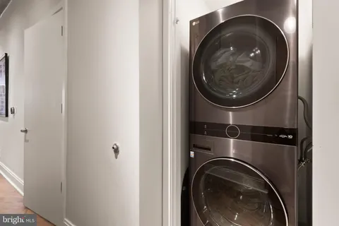 a close up view of a washer and dryer