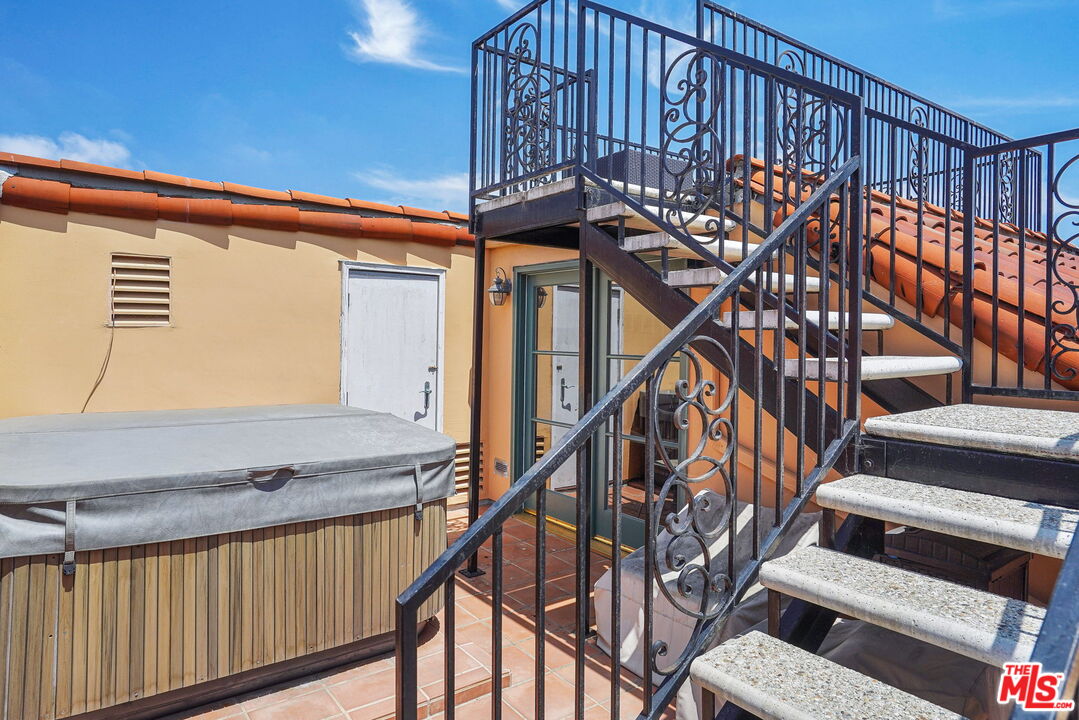 137 Reef Mall Marina del Rey, CA 90292 - Photo 30 of 36