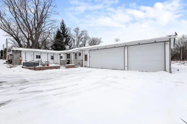 $315,000 | 6151 South Miller Lane, New Berlin, WI 53146