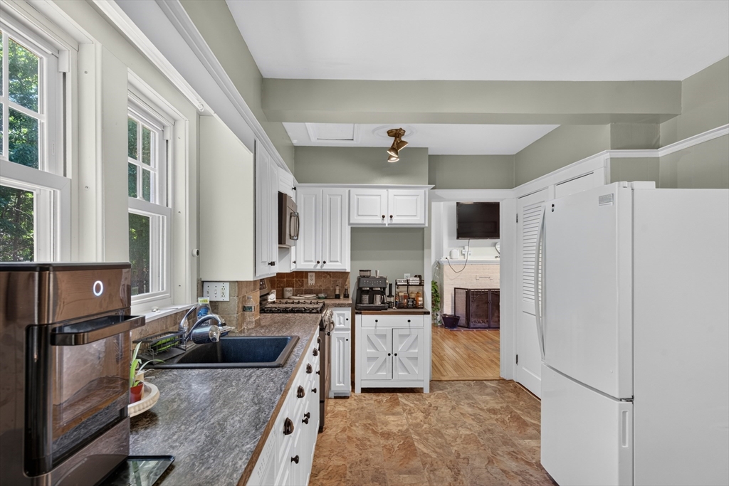 755 Rindge Road Fitchburg, MA 01420 - Photo 9 of 32 Gallery Image 9