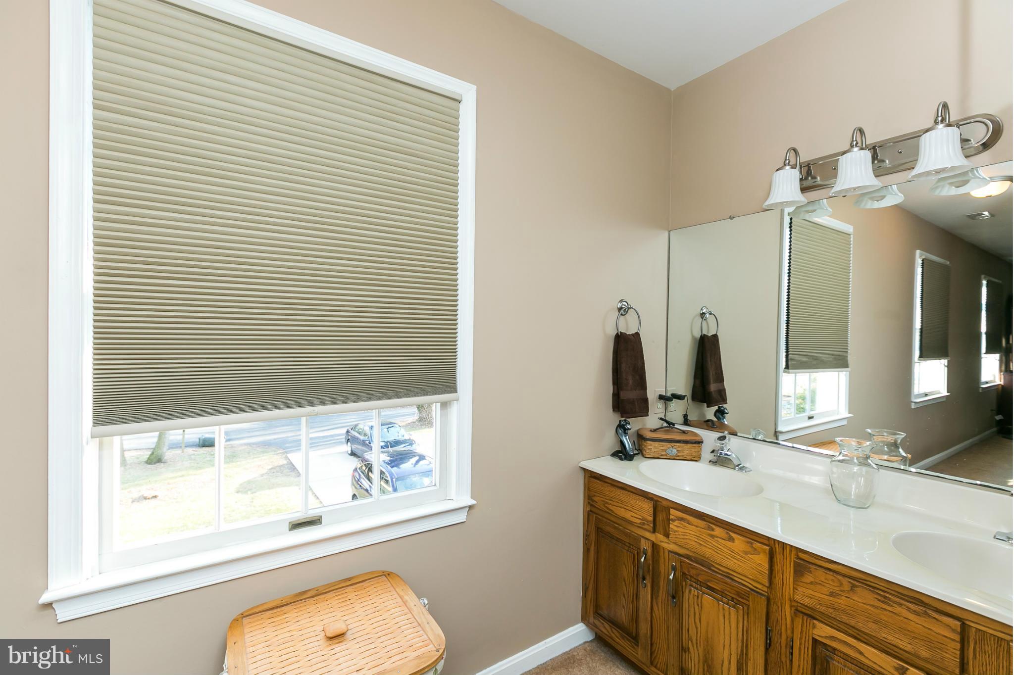 1248 Bayside Road Essex, MD 21221 - Photo 11 of 22 Bath (Master)